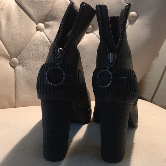 Sorel high heel boots olive green. - Picture 4 of 8